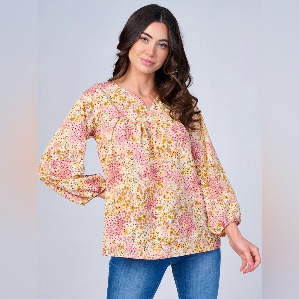 047 Les Amis Women’s Long Sleeve V-Neck Floral Blouse